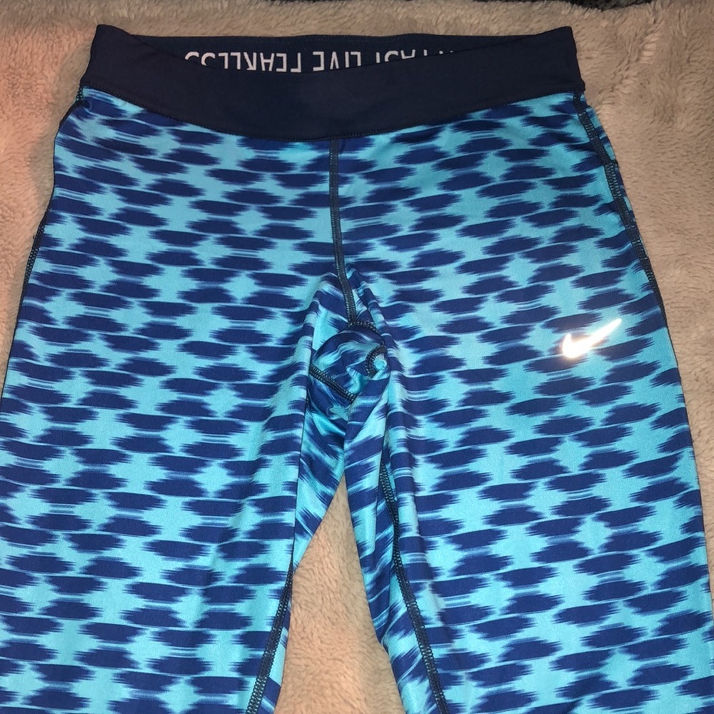 Nike Running Dri-Fit Capri Leggings, Small - Picture 2 of 6